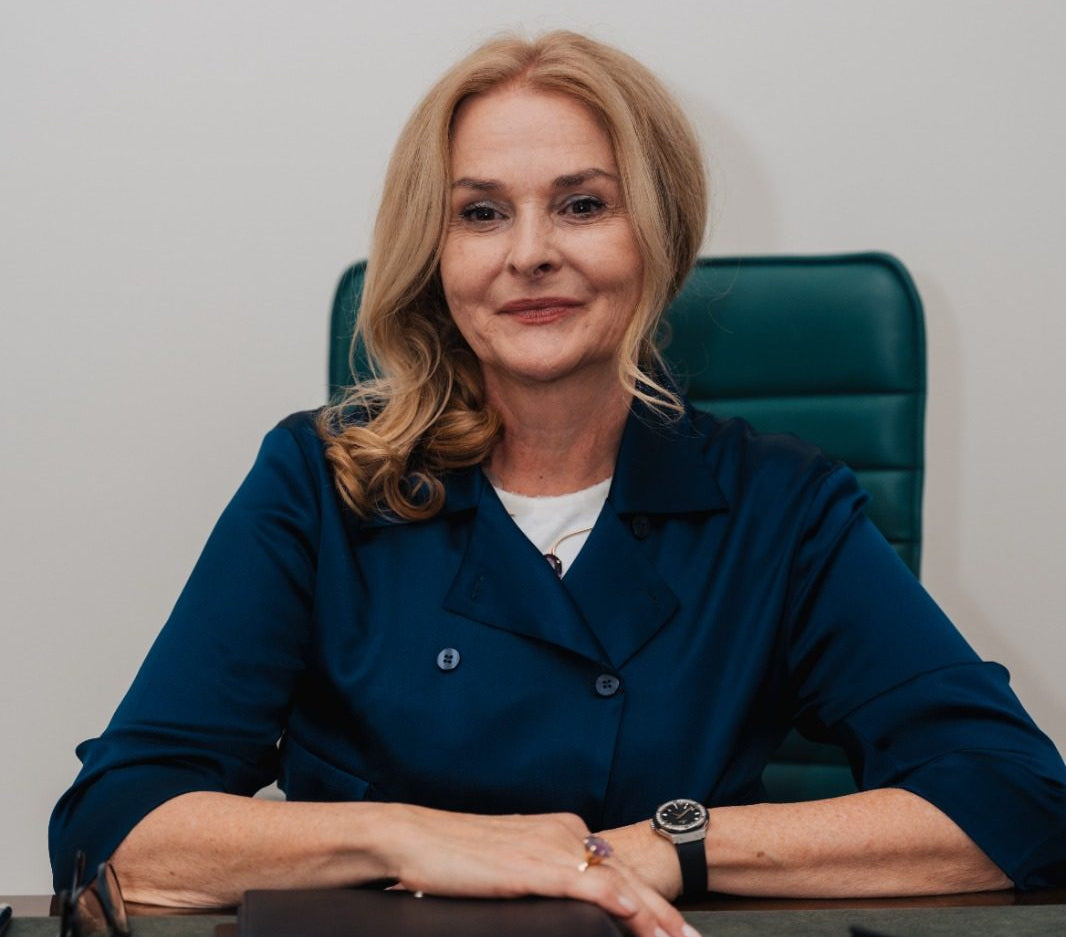 Genetician, Doctor în Genetică Umană și specialist în nutrigenetică și nutrigenomică.